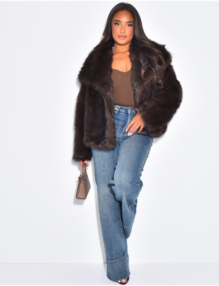 Veste courte en fausse fourrure