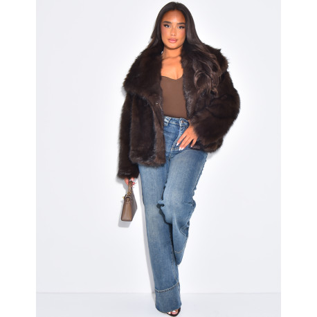 Veste courte en fausse fourrure