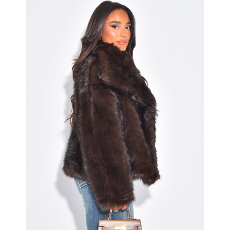 Veste courte en fausse fourrure
