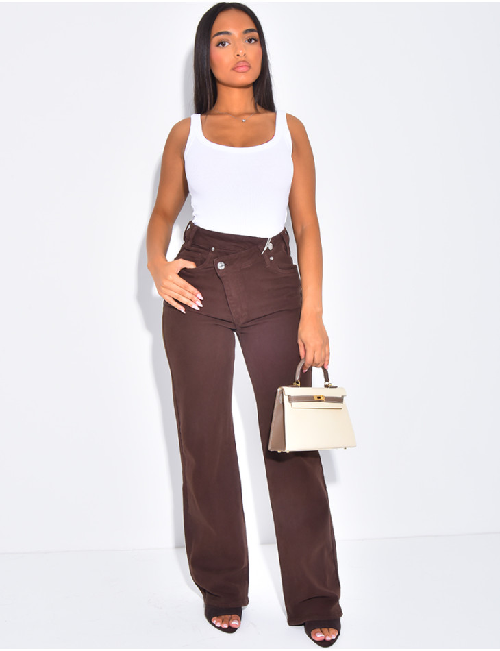 Straight-leg stretch jeans with crossover button fastening