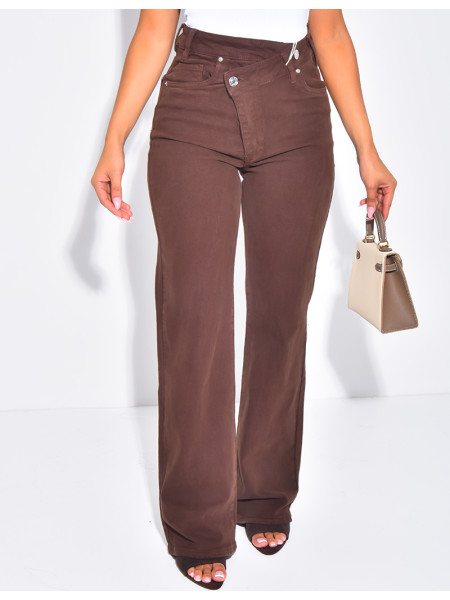 Straight-leg stretch jeans with crossover button fastening