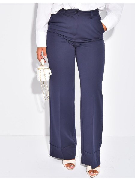 Hoch taillierte Anzughose mit Umschlag