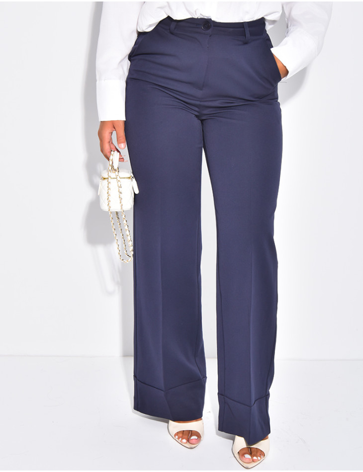 Hoch taillierte Anzughose mit Umschlag