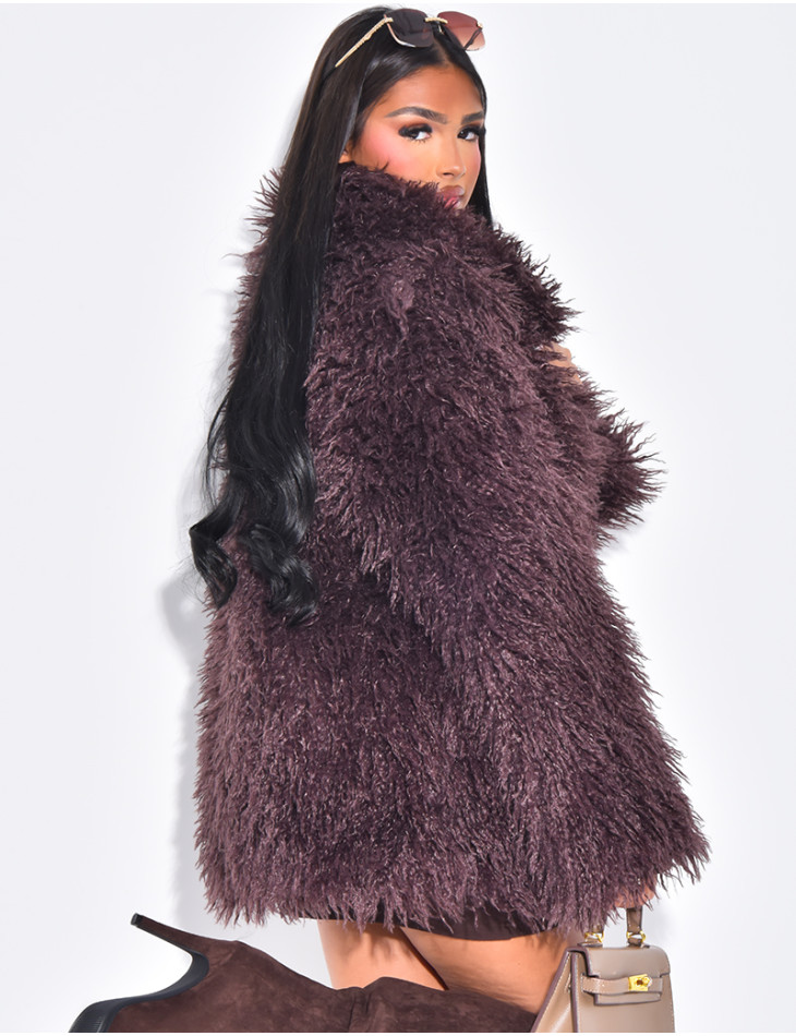 Mid-length coat with fluffy fur
