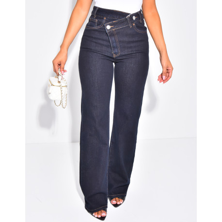 Straight-leg stretch jeans with crossover button fastening
