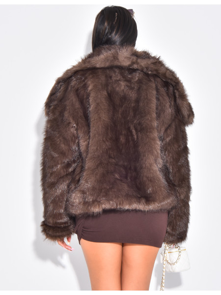 Veste courte en fausse fourrure