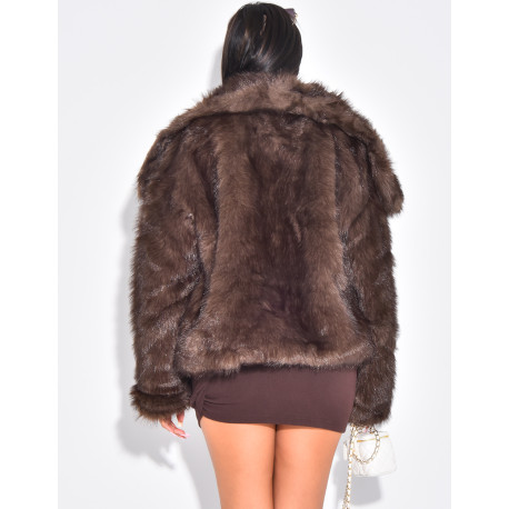 Veste courte en fausse fourrure