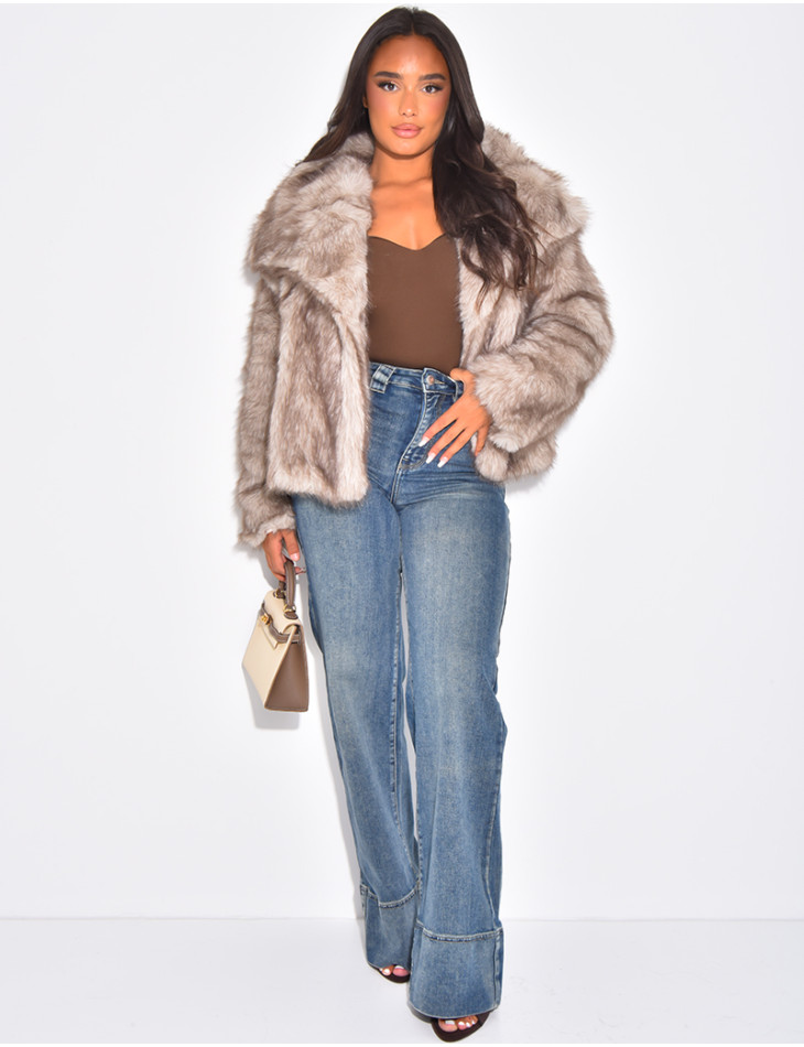 Veste courte en fausse fourrure