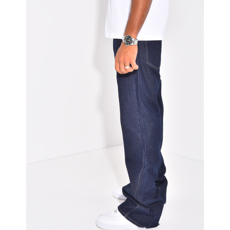 Jeans mit ausgestelltem Bein