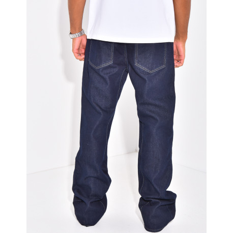 Jeans mit ausgestelltem Bein