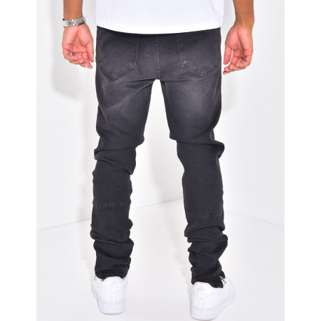 Jeans à fermeture éclaire et tâches