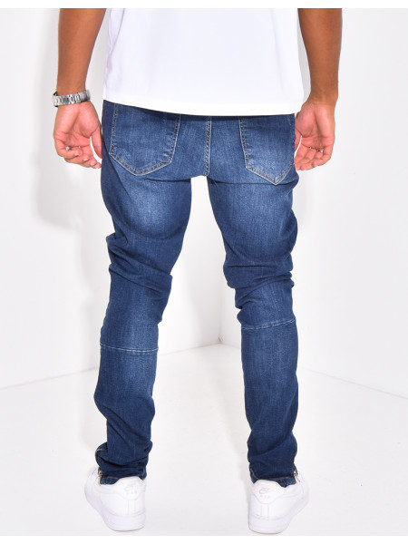 Jeans à fermeture éclaire et tâches