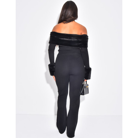 Set aus Hose und Pullover mit U-Boot-Ausschnitt und Pelzbesatz