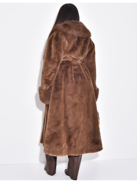 Manteau en fausse fourrure à ceinture