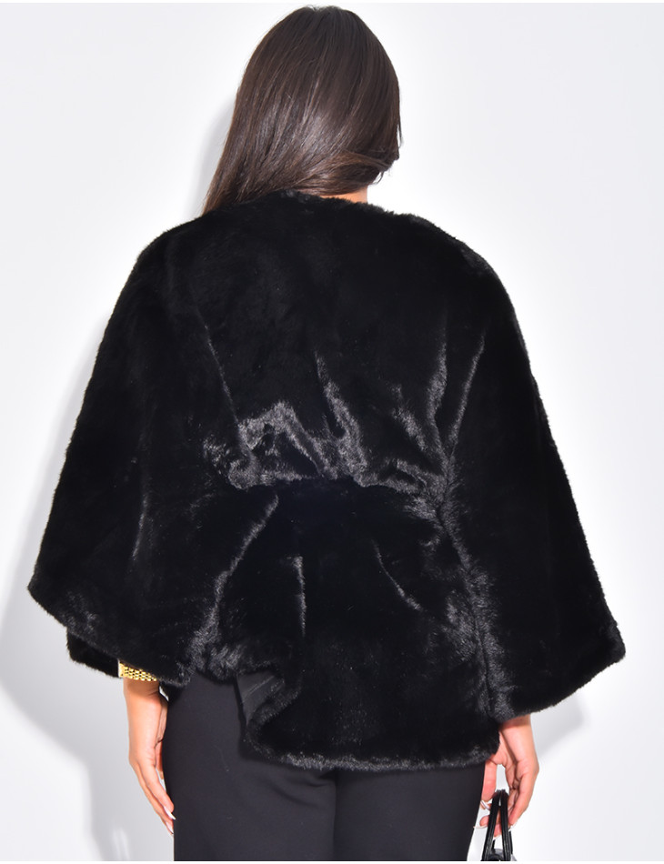 Kurzer Cape aus Kunstfell zum Binden