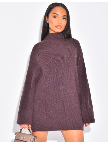 Langer Pullover aus dickem Strick mit Stehkragen