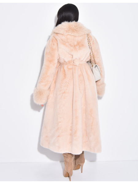 Manteau en fausse fourrure à ceinture