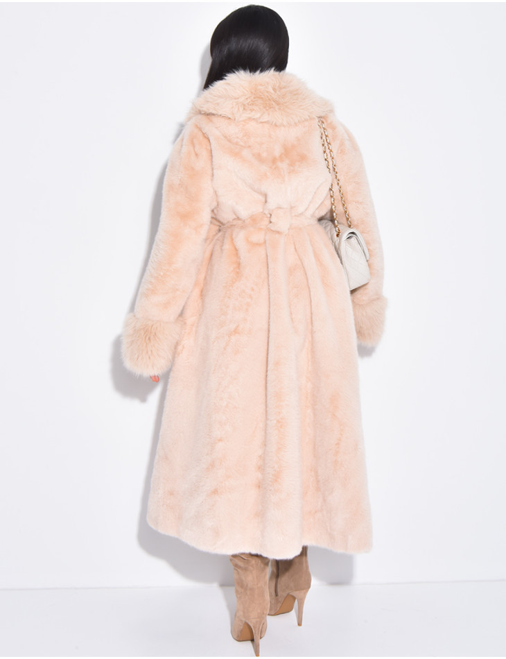 Manteau en fausse fourrure à ceinture