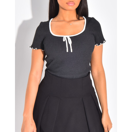Short ribbed top with contrasting trim and bow