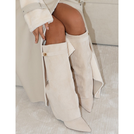 Stiefel aus Wildleder mit quadratischem Absatz und Klappe