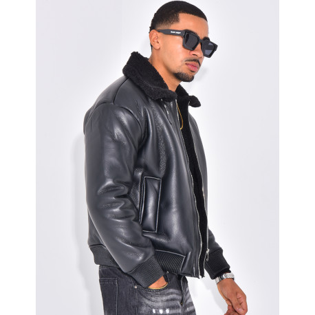 Veste en similicuir avec fourrure au col