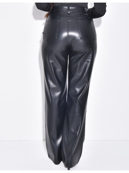 Pantalon coupe droite en similicuir