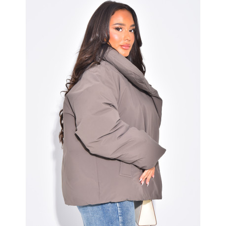 Oversized, enveloping down jacket with wide collar