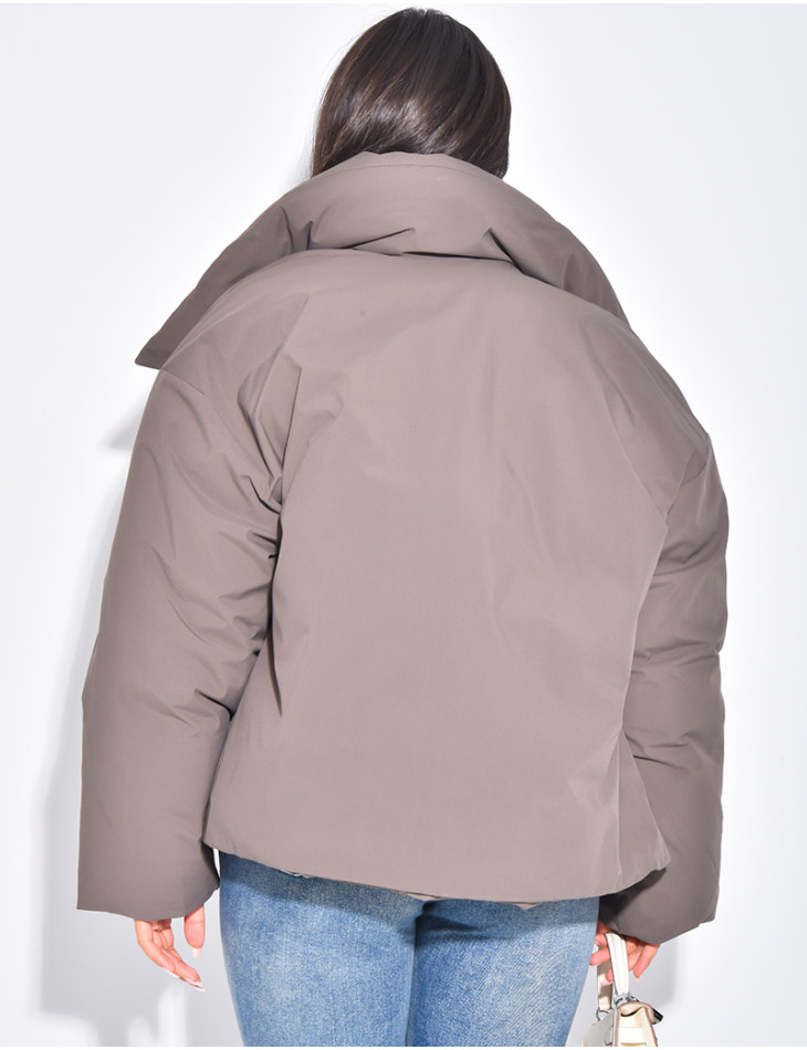 Oversized, enveloping down jacket with wide collar