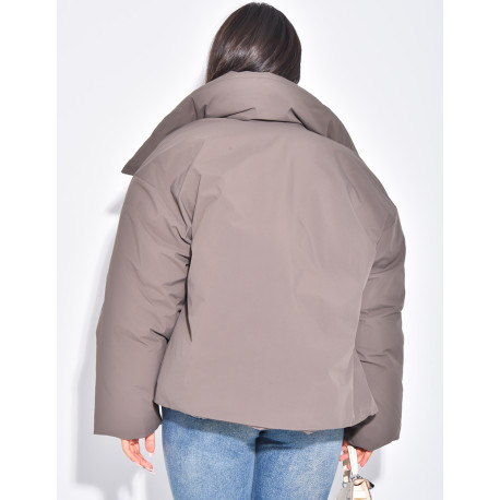 Oversized, enveloping down jacket with wide collar