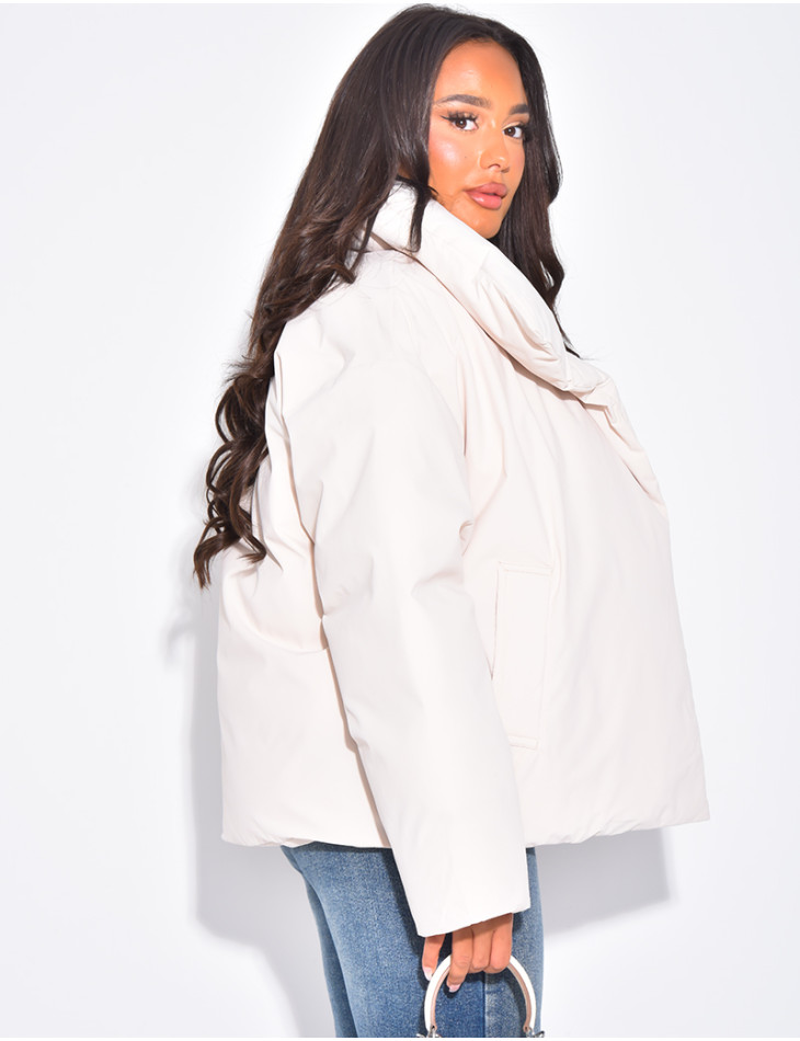 Oversize-Daunenjacke mit weitem Kragen