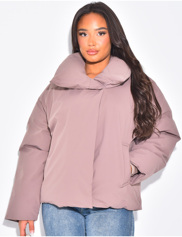 Oversized, enveloping down jacket with wide collar