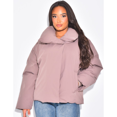 Oversized, enveloping down jacket with wide collar