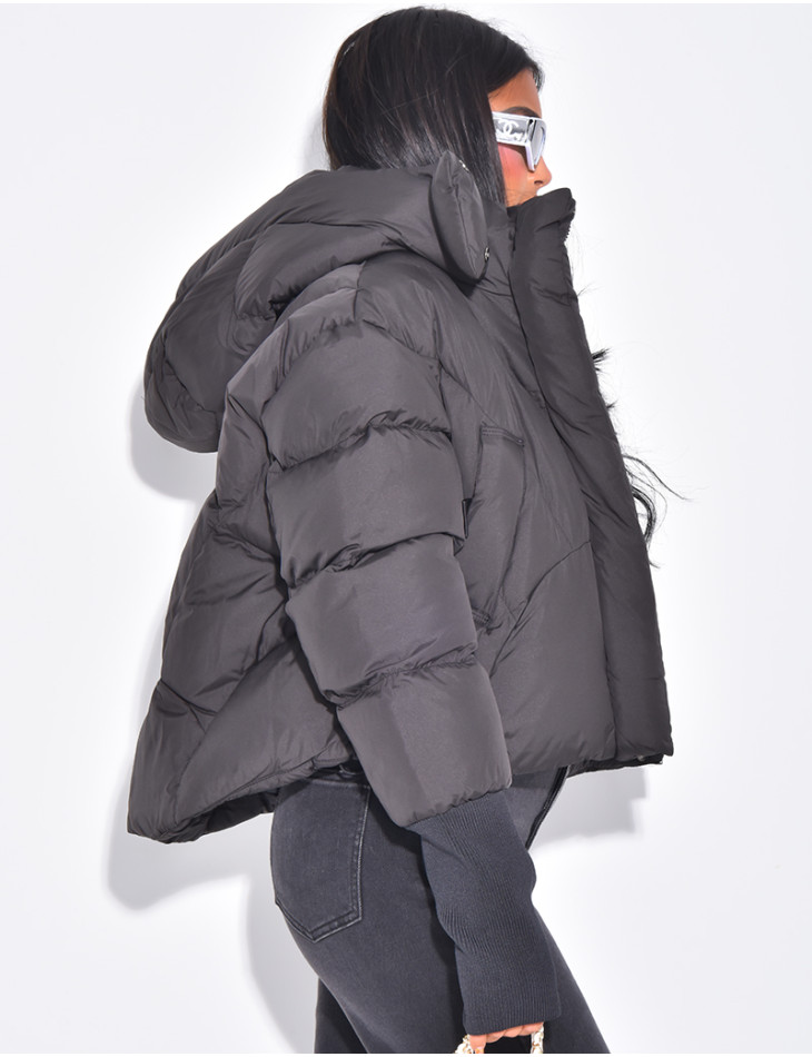 Short, oversized quilted puffer jacket with ribbed cuffs