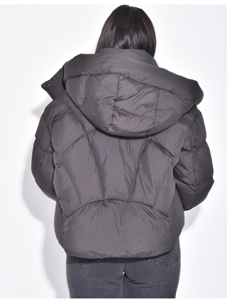 Short, oversized quilted puffer jacket with ribbed cuffs