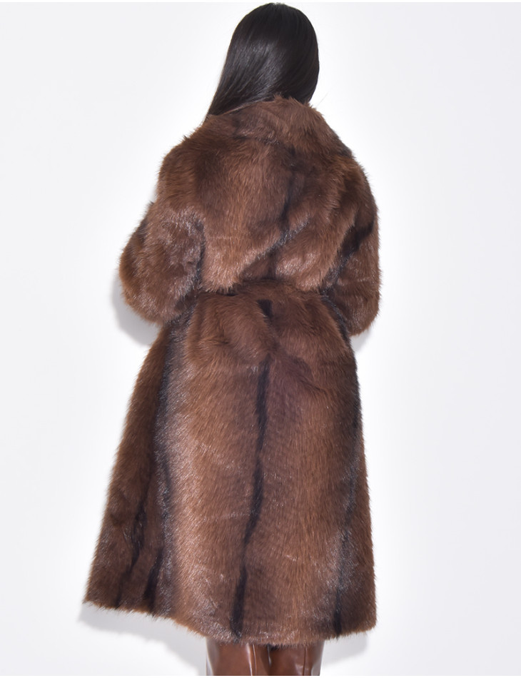 Manteau long en fausse fourrure à ceinture