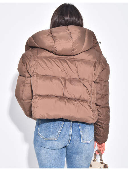 Short quilted hooded jacket