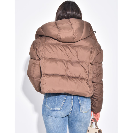Short quilted hooded jacket