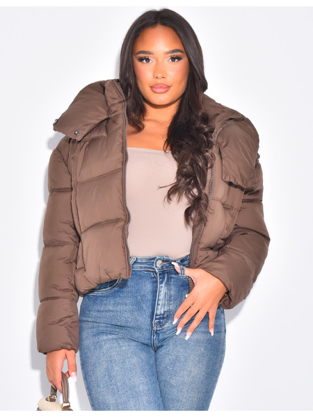 Short quilted hooded jacket