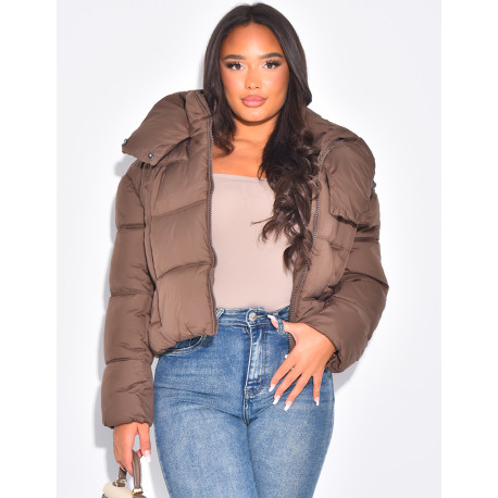 Short quilted hooded jacket