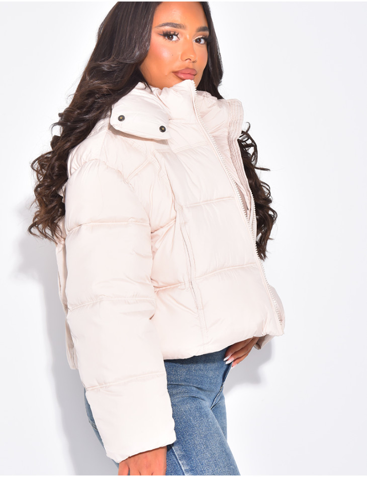 Short quilted hooded jacket