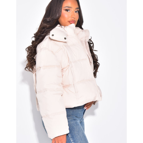 Short quilted hooded jacket