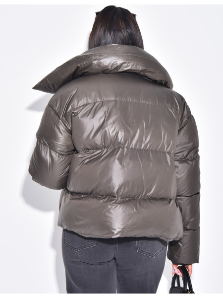 Short quilted down jacket