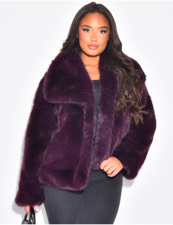 Short faux fur jacket with turn-down collar