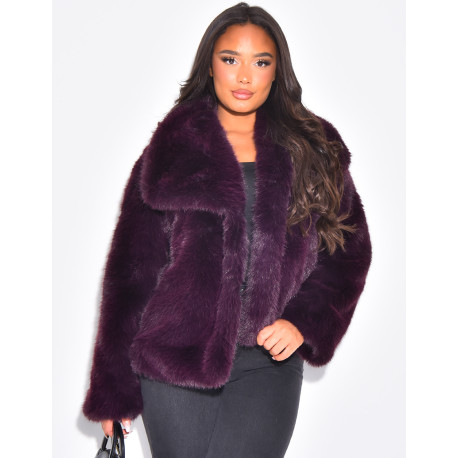 Short faux fur jacket with turn-down collar