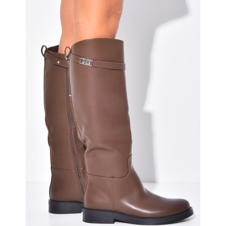 Bottes plates & montantes en similicuir