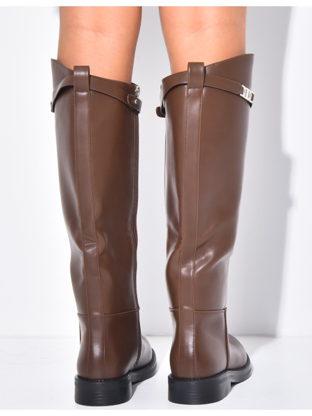 Flache & hohe Stiefel aus Kunstleder