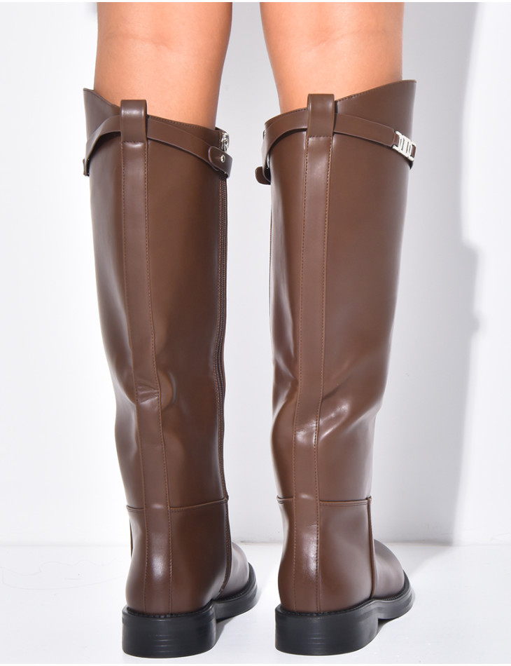 Flache & hohe Stiefel aus Kunstleder