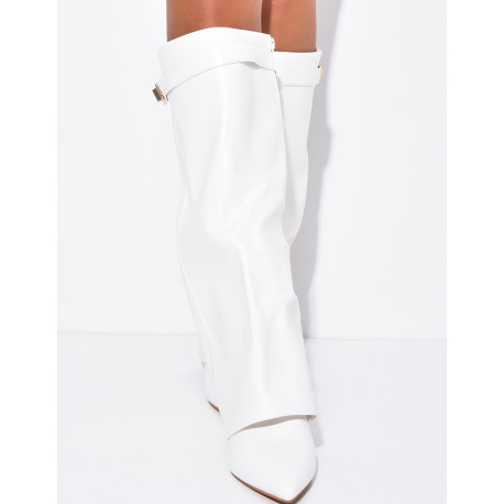 Bottes en similicuir à talons carré et rabat