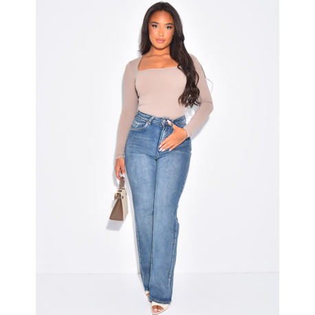 Gerade geschnittene Jeans in blauer Waschung mit Stretchanteil