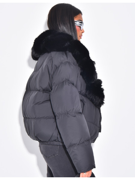 Kurze Pufferjacke mit Pelzbesatz